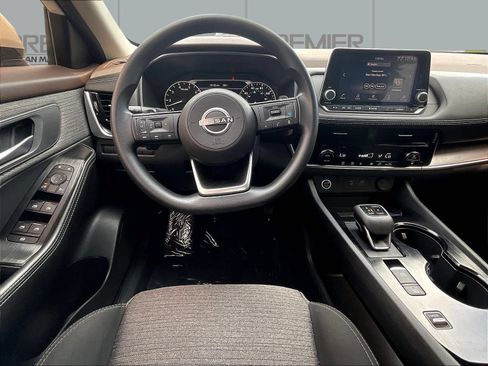 Used 2023 Nissan Rogue SV FWD image 10