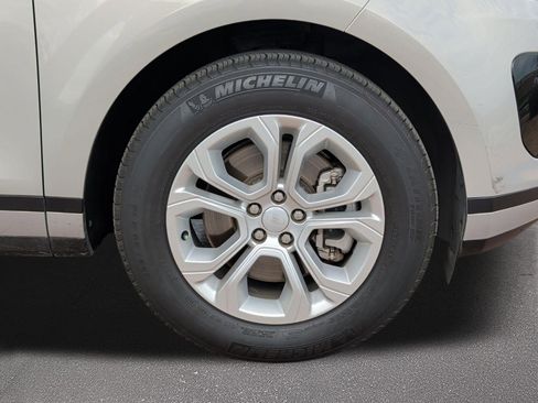 Used 2023 Land Rover Range Rover Evoque S AWD/4WD image 7