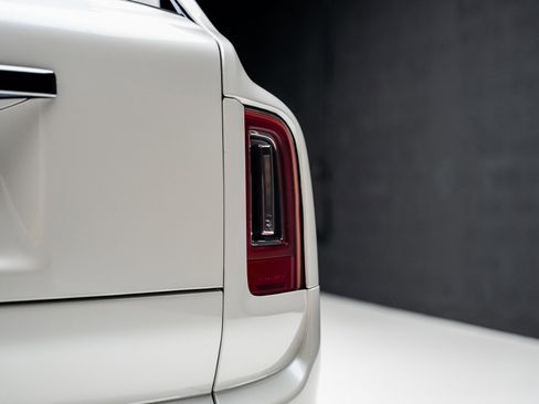 Used 2019 Rolls-Royce Cullinan image 27