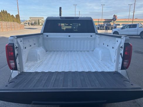 Used 2021 GMC Sierra 1500 SLE image 8