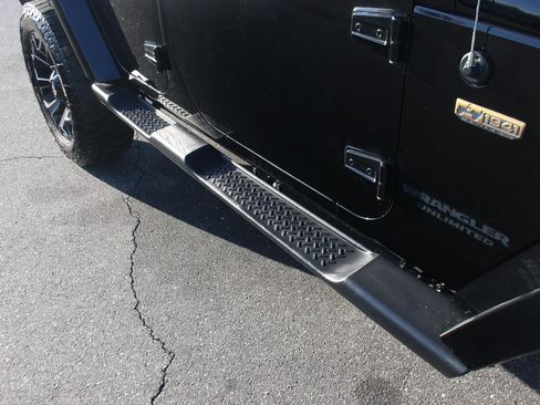 Used 2017 Jeep Wrangler 75th Anniversary image 11