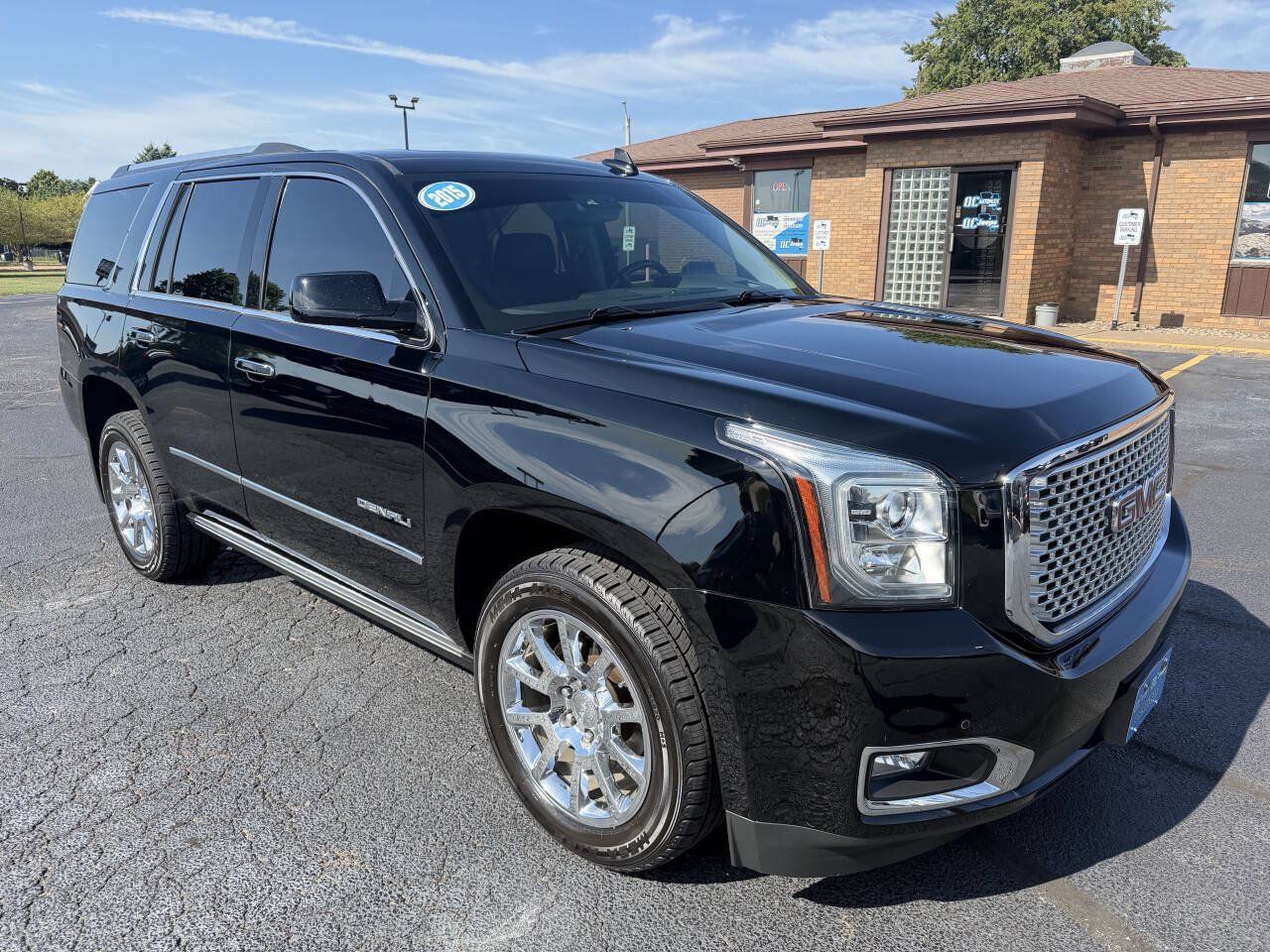 Used 2016 GMC Yukon Denali w/ Open Road Package AWD/4WD image 2