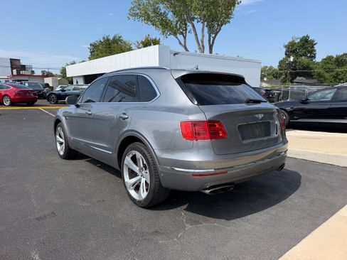Used 2018 Bentley Bentayga Onyx Edition AWD/4WD image 4