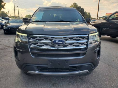 Used 2018 Ford Explorer XLT w/ Equipment Group 202A AWD/4WD image 2