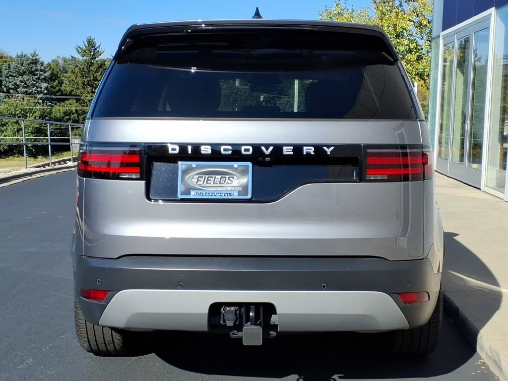 Certified 2025 Land Rover Discovery S AWD/4WD image 4