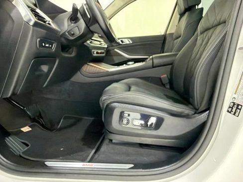 Used 2025 BMW X7 xDrive40i w/ Premium Package AWD/4WD image 14
