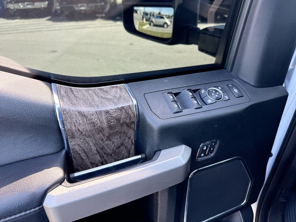 Used 2019 Ford F250 Lariat w/ Lariat Value Package AWD/4WD image 12