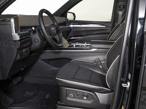 Used 2026 Cadillac Escalade Sport w/ Touring Package image 16