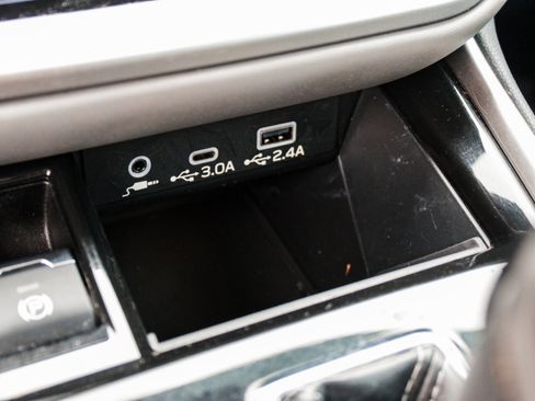 Used 2024 Subaru Outback Premium AWD/4WD image 19