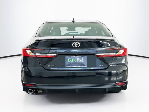Used 2025 Toyota Camry SE FWD image 7