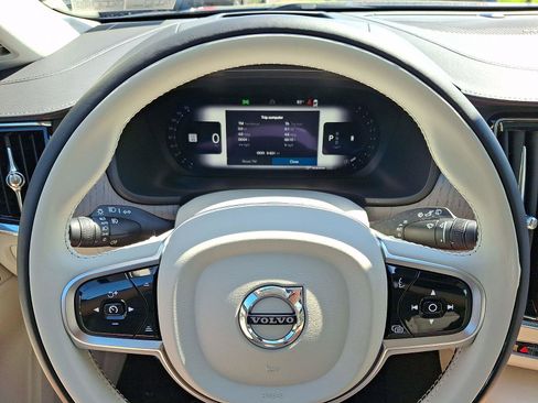 Certified 2025 Volvo V90 B6 Cross Country Ultra AWD/4WD image 21