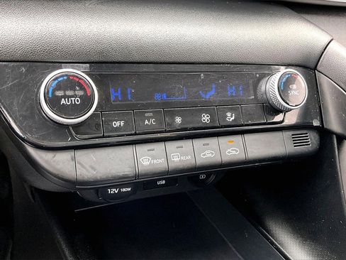 Used 2023 Hyundai Elantra SEL image 31