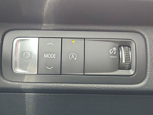 Certified 2025 Chevrolet Traverse LT w/ Driver Confidence Package FWD image 18