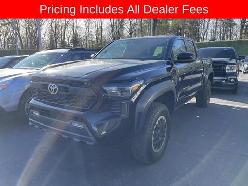 Used 2024 Toyota Tacoma TRD Off-Road AWD/4WD image 1