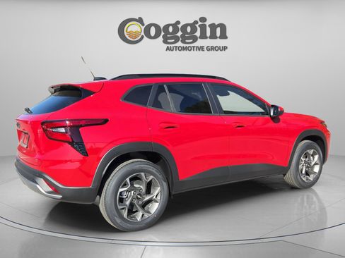 New 2026 Chevrolet Trax LT w/ Driver Confidence Package image 4