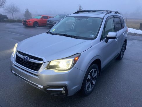 Used 2017 Subaru Forester 2.5i Limited image 3