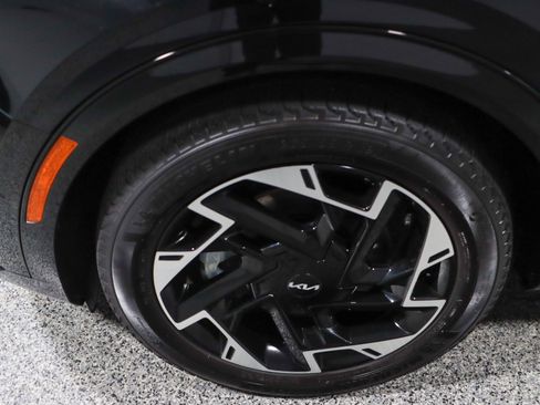 Used 2023 Kia Sportage SX image 11