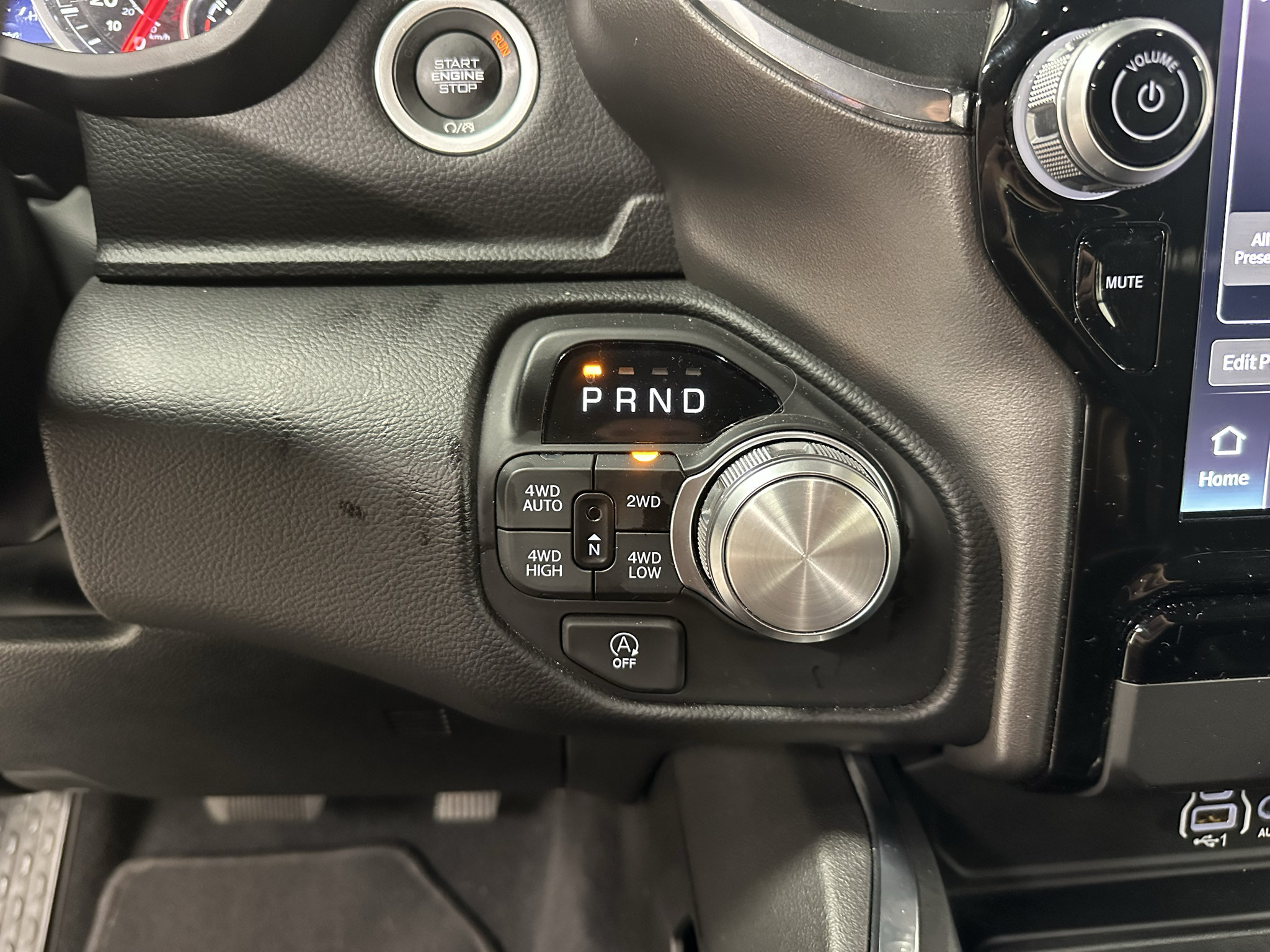 Used 2026 RAM 1500 Laramie AWD/4WD image 30