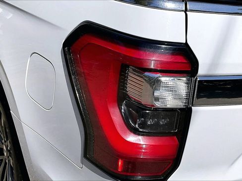 Used 2020 Ford Expedition Limited RWD image 20