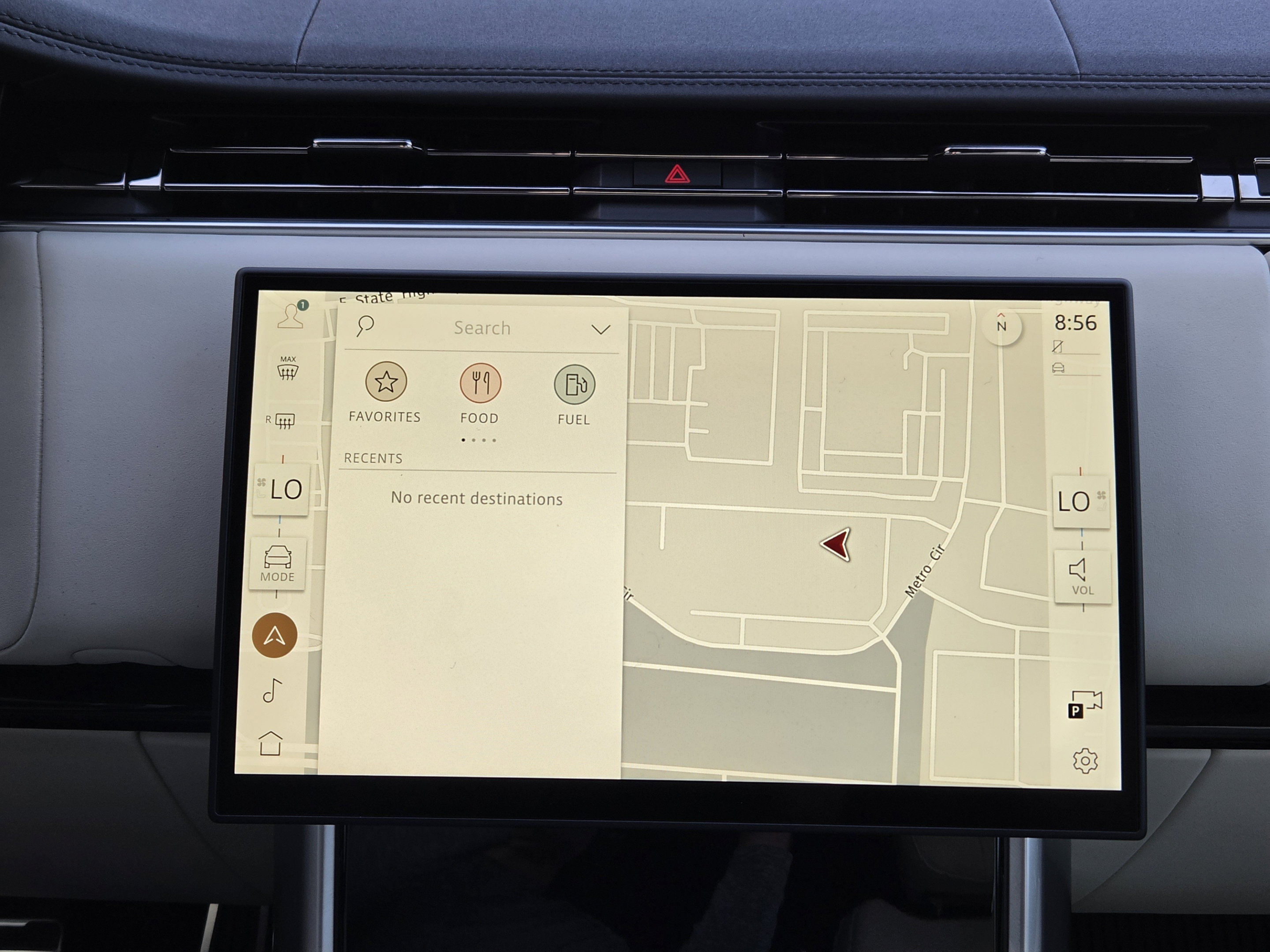 New 2026 Land Rover Range Rover Long Wheelbase SE AWD/4WD image 13