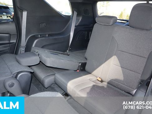 Used 2024 Chevrolet Traverse LT FWD image 19