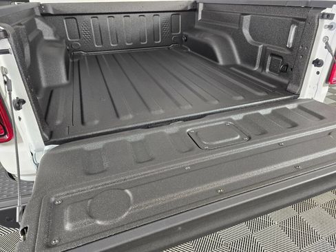 New 2026 Jeep Gladiator Sport AWD/4WD image 17