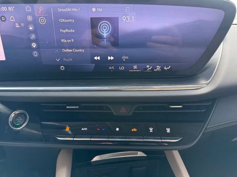 Used 2025 Buick Envision Preferred AWD/4WD image 18