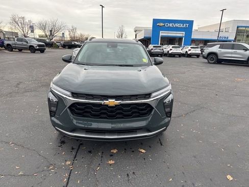 New 2026 Chevrolet Trax LT w/ Driver Confidence Package image 2