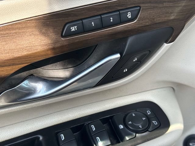 Used 2020 GMC Terrain Denali w/ Denali Premium Package FWD image 15