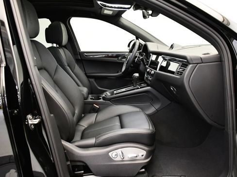 Certified 2026 Porsche Macan AWD/4WD image 51