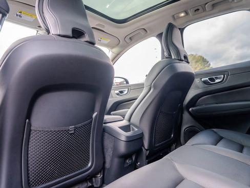Used 2025 Volvo XC60 B5 Plus image 20