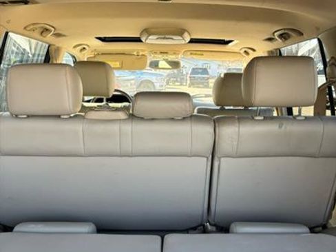 Used 2005 Toyota Land Cruiser Base image 21