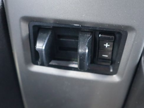 Used 2019 Ford Expedition Max XLT image 37