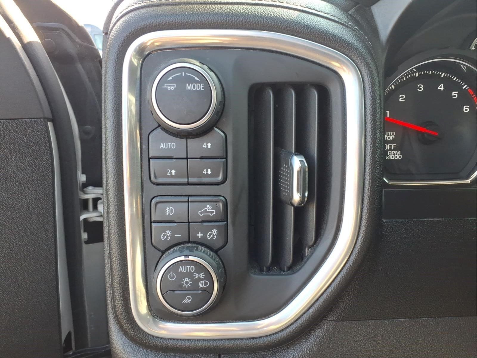 Used 2020 Chevrolet Silverado 1500 RST AWD/4WD image 18