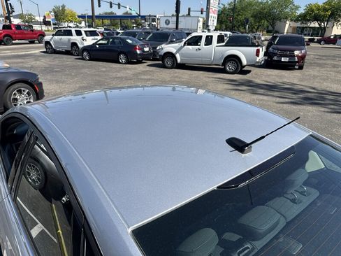 Used 2018 Ford Fusion SE FWD image 15