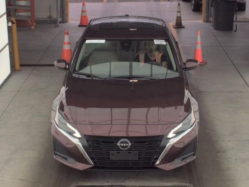 Used 2023 Nissan Altima 2.5 SL AWD/4WD image 2