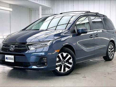 Certified 2026 Honda Odyssey EX-L image 2