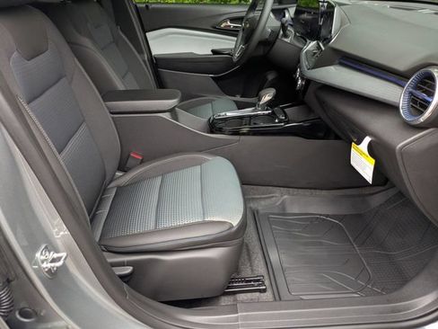New 2026 Chevrolet Trax LT w/ Driver Confidence Package FWD image 33