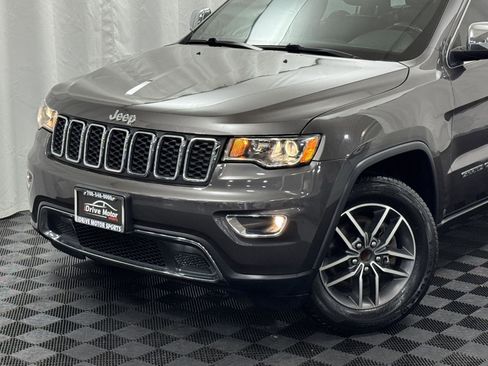 Used 2020 Jeep Grand Cherokee Limited w/ Luxury Group II image 3