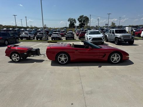 Used 1998 Chevrolet Corvette Convertible w/ Memory Pkg RWD image 2