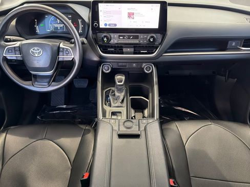 Used 2025 Toyota Grand Highlander AWD Hybrid image 17