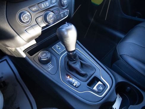 Used 2022 Jeep Cherokee Latitude Lux image 15