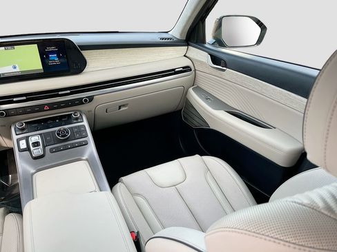 Used 2023 Hyundai Palisade Calligraphy image 25