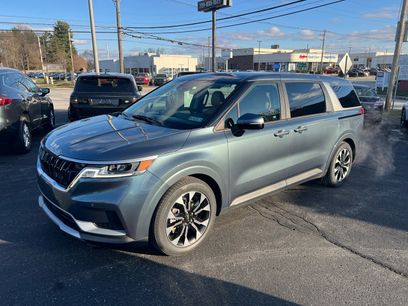 Used 2022 Kia Carnival EX