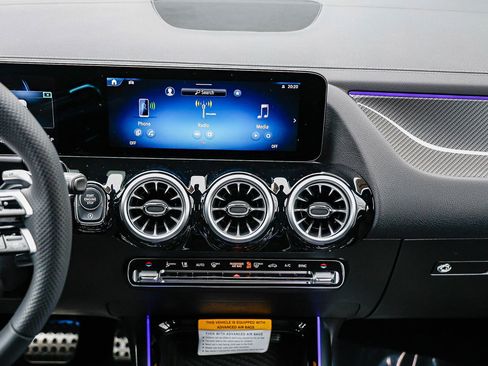 New 2026 Mercedes-Benz GLA 35 AMG 4MATIC image 11