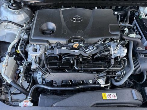 Used 2022 Toyota Camry SE image 31