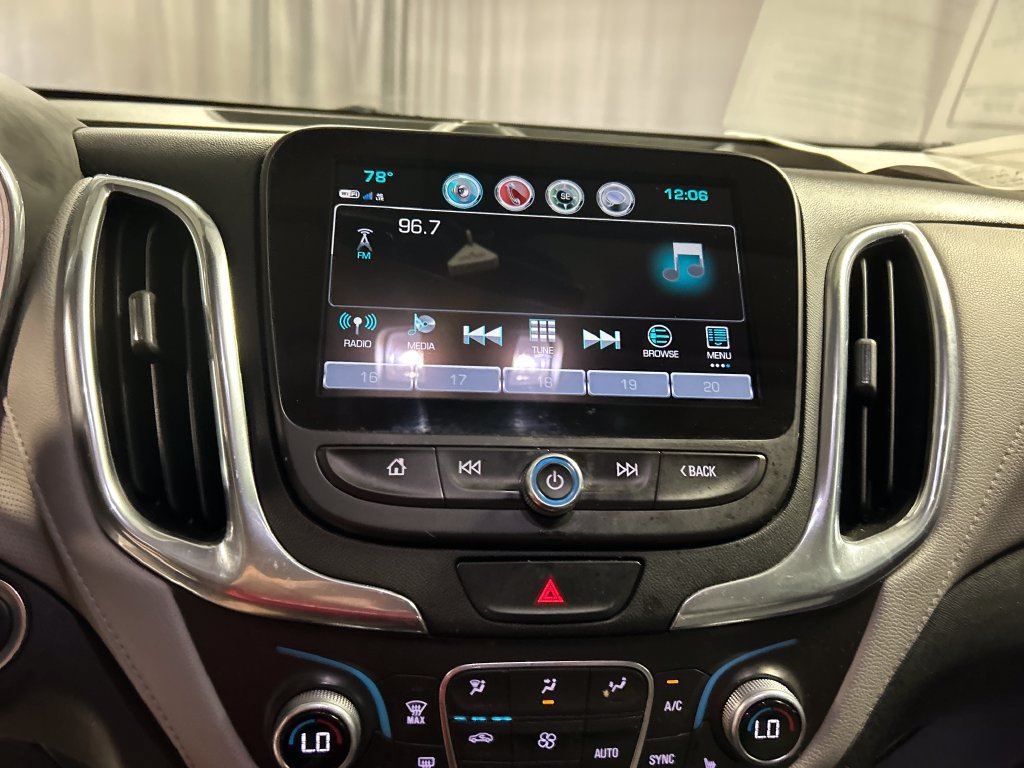 Used 2018 Chevrolet Equinox Premier FWD image 15