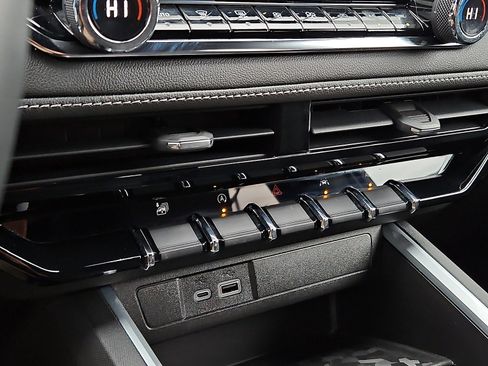 Certified 2023 Chevrolet Colorado LT w/ LT Convenience Package image 15