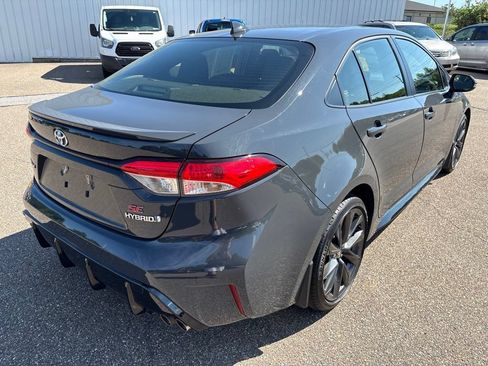 Used 2023 Toyota Corolla SE w/ SE Package FWD image 7