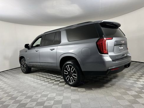Used 2022 GMC Yukon XL AT4 image 9